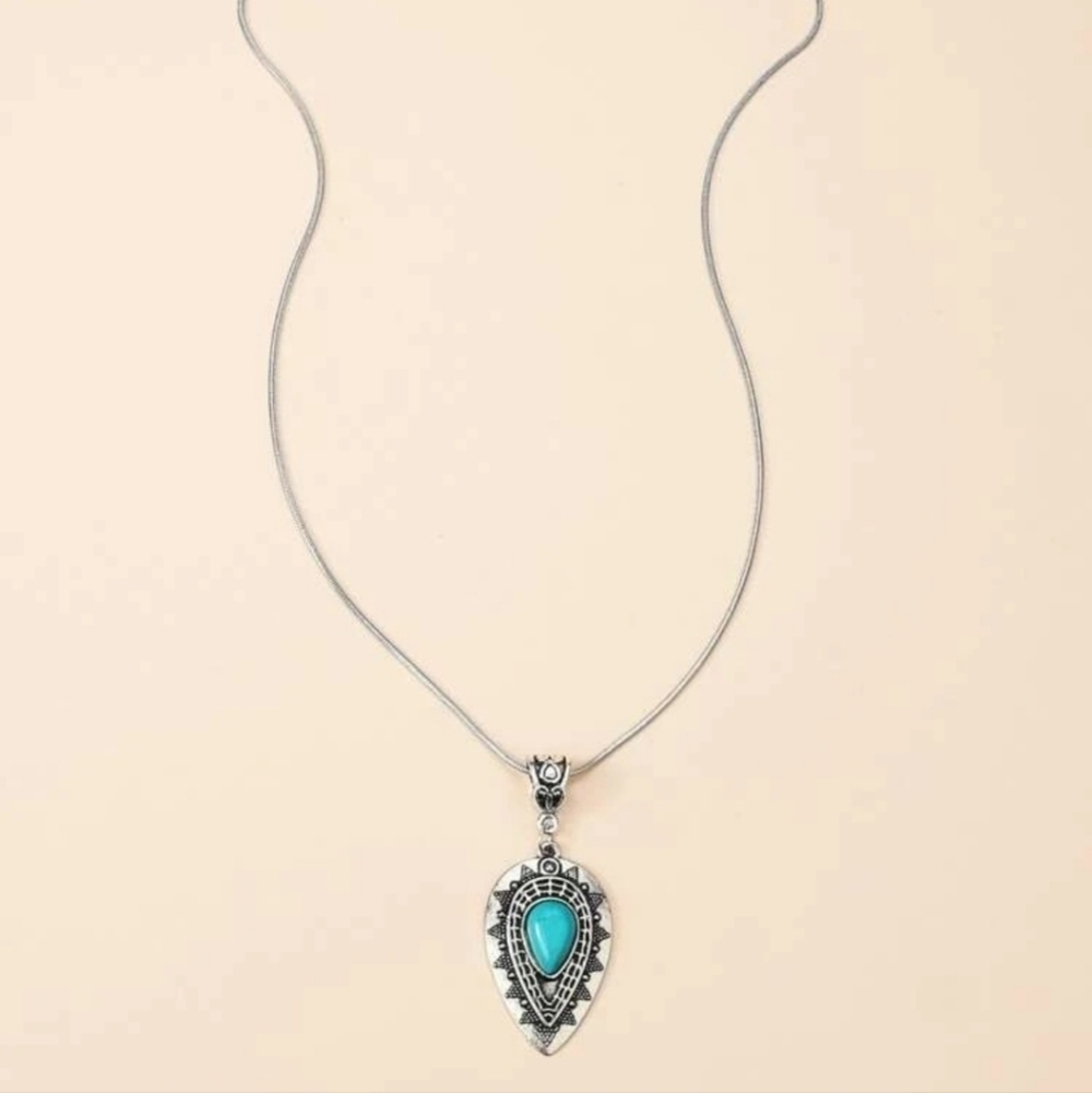 Water Drop Turquoise Inlaid Pendant Necklace - Picture 2 of 4